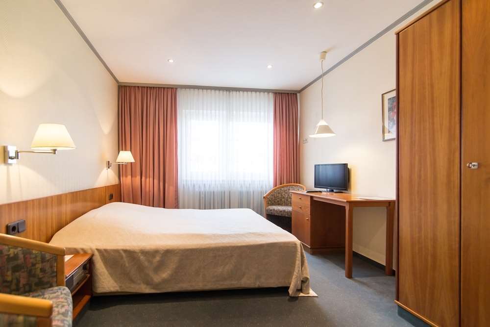 Hotel Klein Frankfurt Франкфурт на Майн Стая снимка
