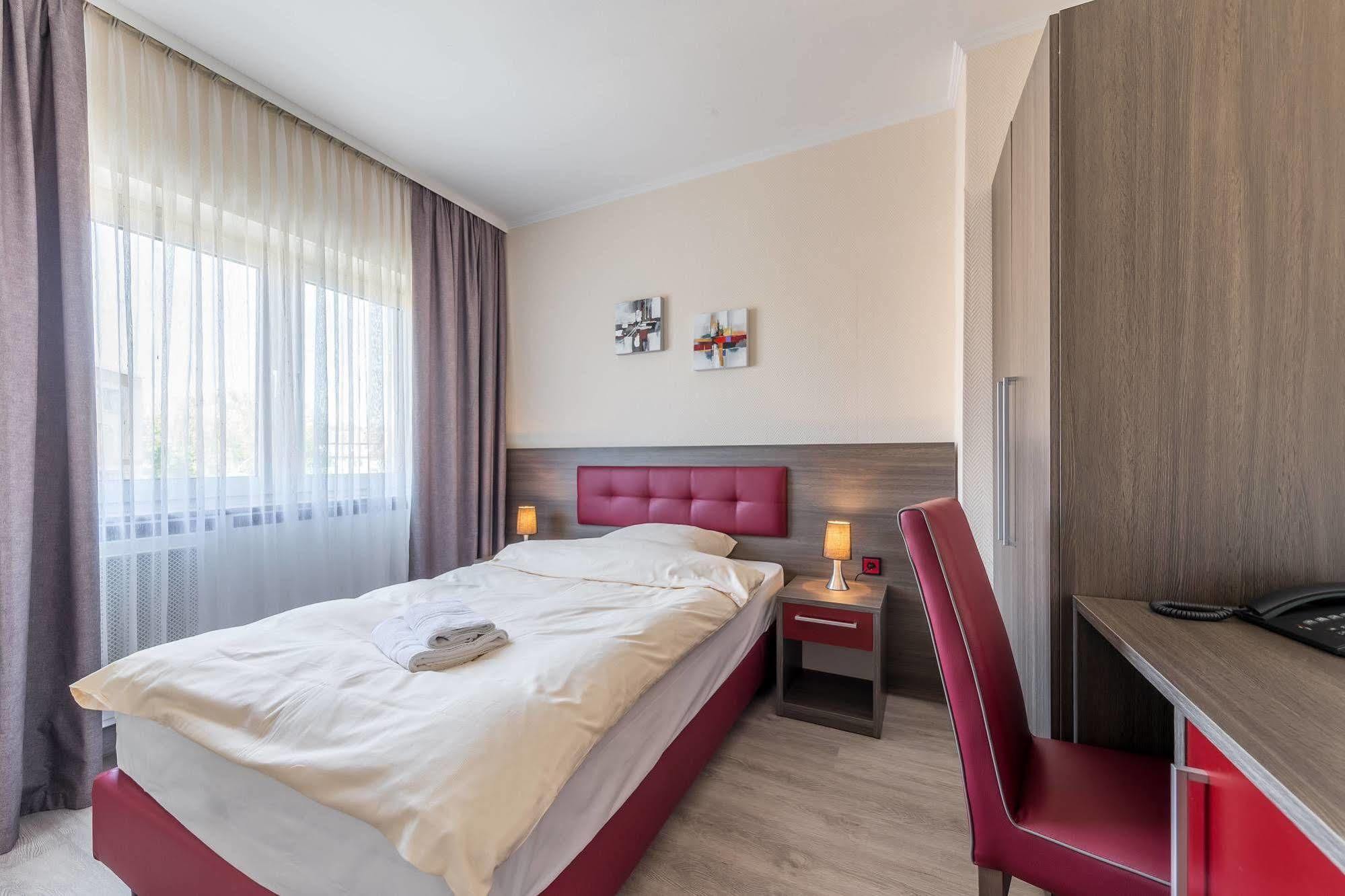 Hotel Klein Frankfurt Франкфурт на Майн Екстериор снимка