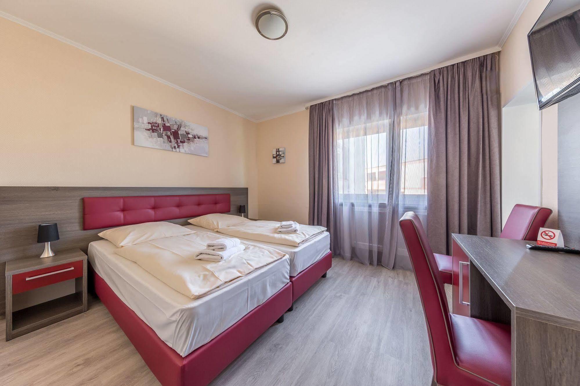 Hotel Klein Frankfurt Франкфурт на Майн Екстериор снимка