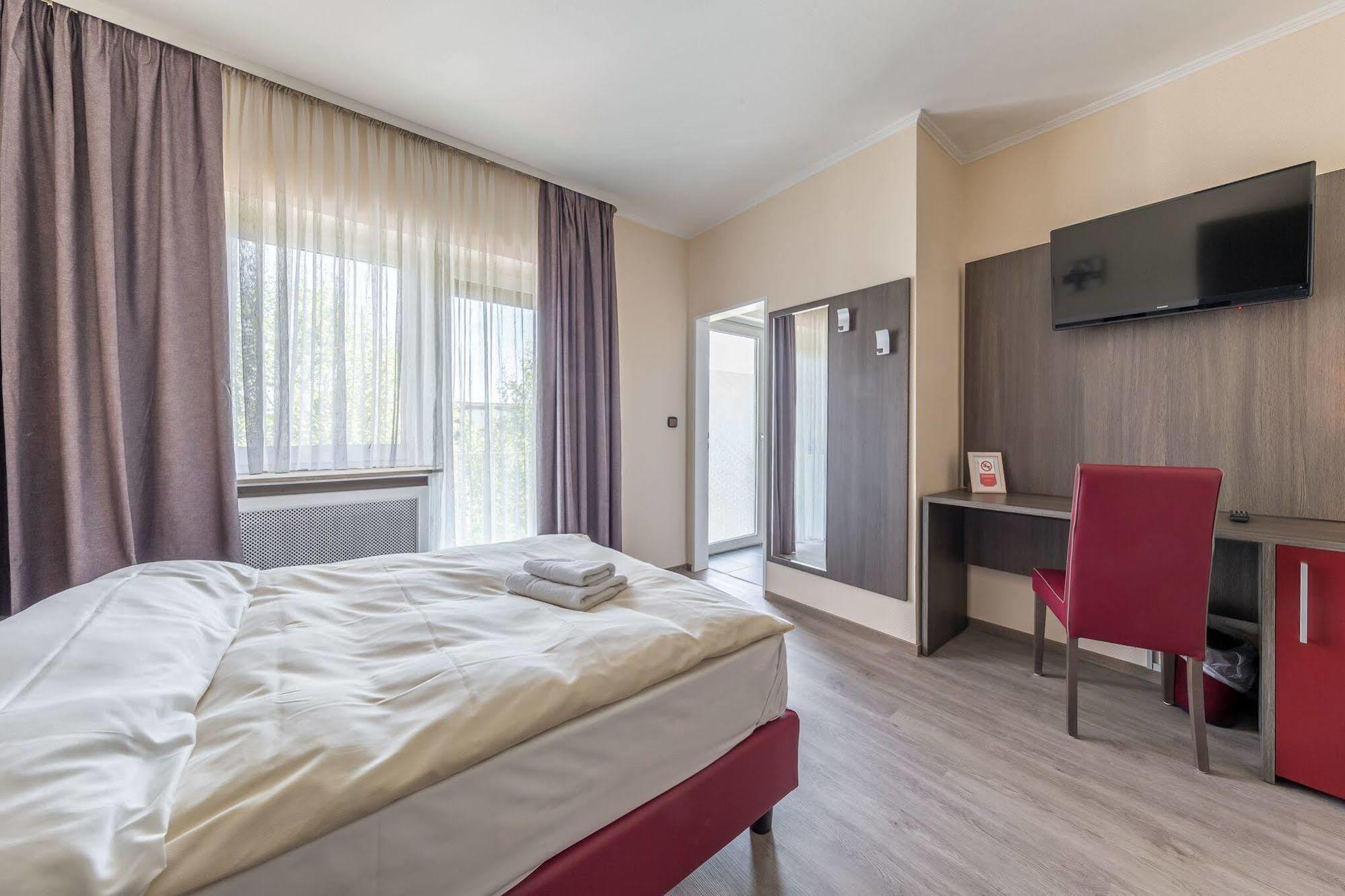 Hotel Klein Frankfurt Франкфурт на Майн Екстериор снимка