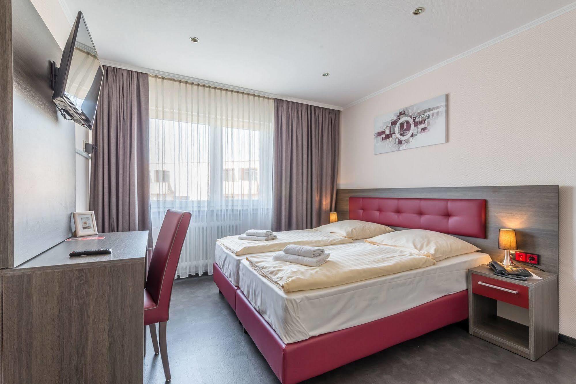 Hotel Klein Frankfurt Франкфурт на Майн Екстериор снимка