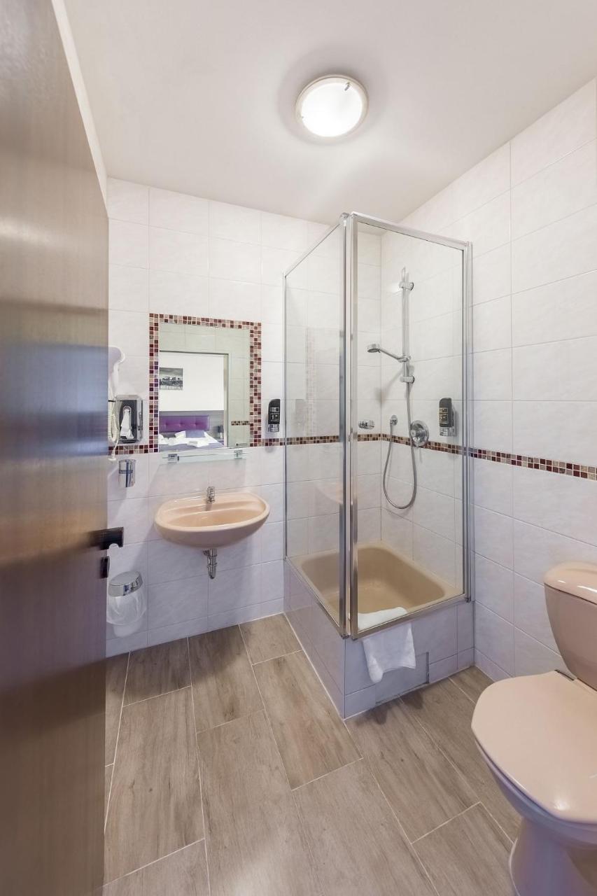 Hotel Klein Frankfurt Франкфурт на Майн Екстериор снимка